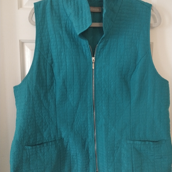 Vest - Picture 2 of 2